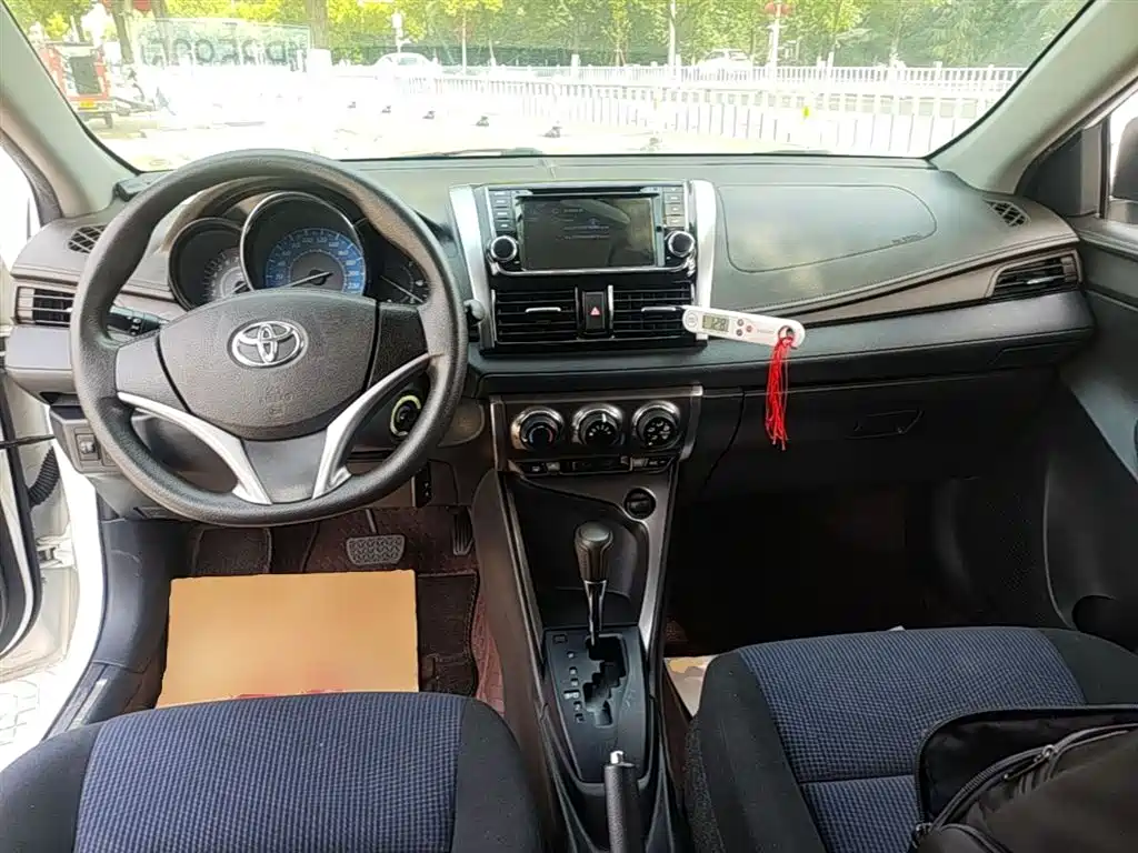 Toyota YARiS L Zhi Xuan 2015 1.5E Auto Charming Edition фото 10