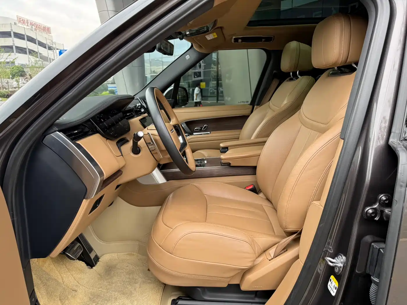Land Rover Range Rover 2023 3.0 L6 400PS Genesis Extended Version фото 6