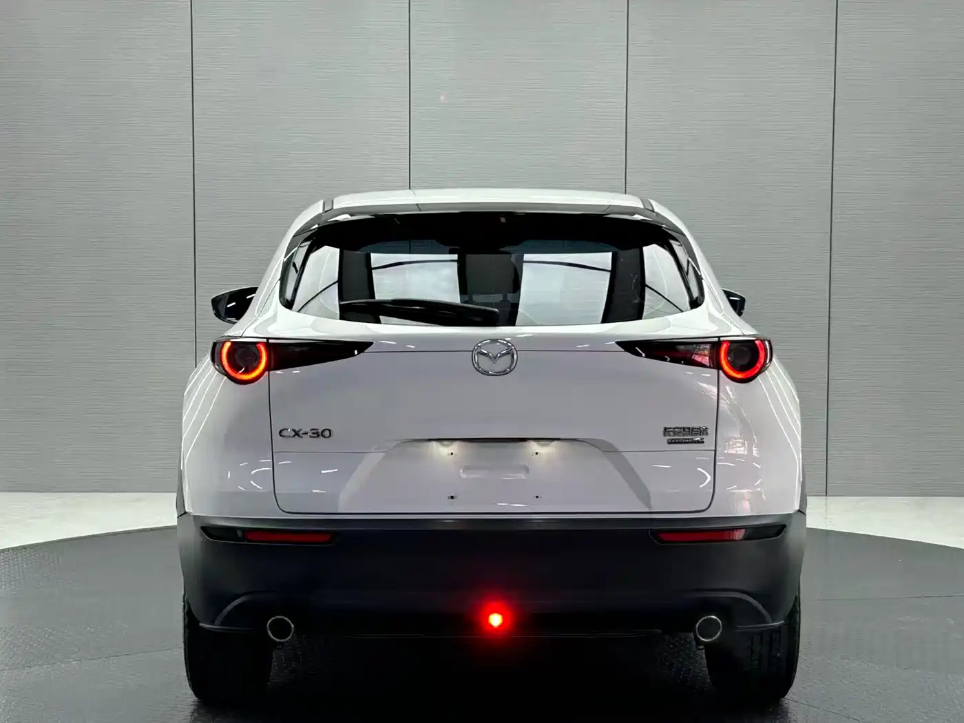 Фото 4 - Mazda CX-30