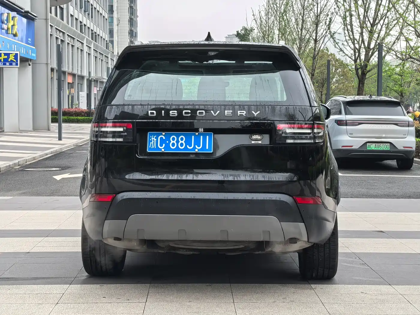 Land Rover Discovery 2017 3.0 SC V6 Launch Limited Edition фото 3