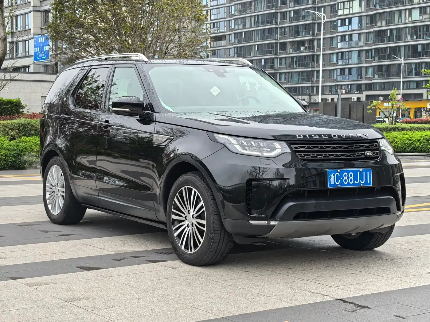 Land Rover Discovery 2017 3.0 SC V6 Launch Limited Edition фото 6