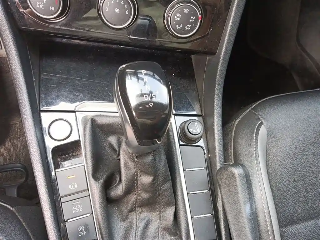Volkswagen Sagitar 2021 280TSI DSG Surpassing Edition фото 7