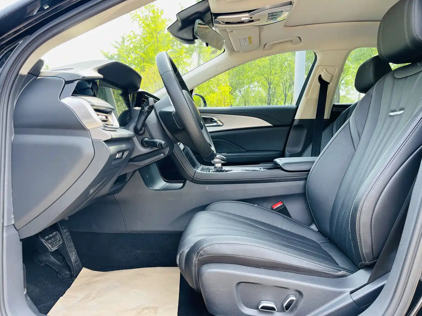 Hongqi H5 2024 1.5T DCT Smart Connect Flag Rhythm Edition фото 8