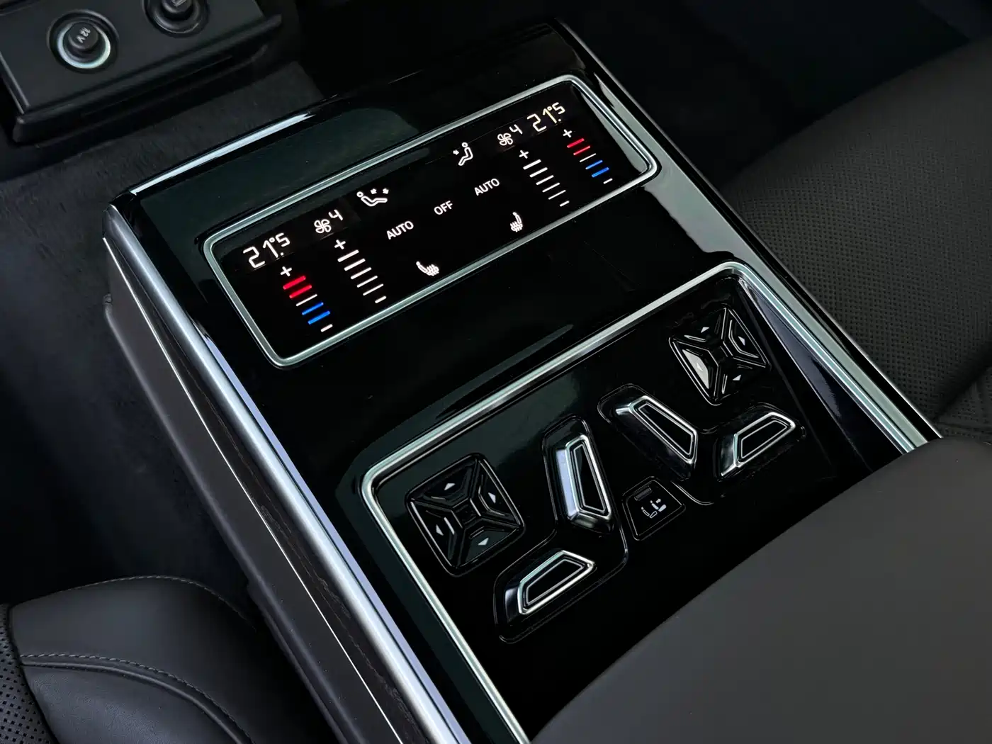 Audi A8 2022 A8L 50 TFSI quattro Comfort Collector's Edition фото 29