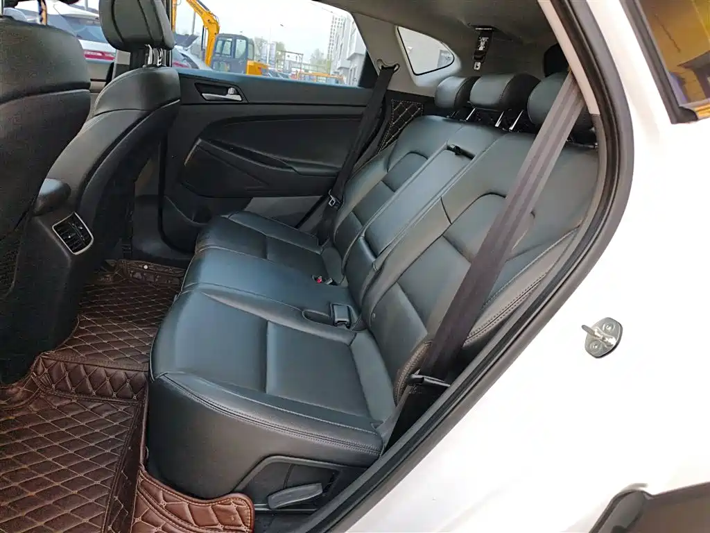 Hyundai Tucson 2018 1.6T DCT 2WD 15th Anniversary Special Edition фото 13