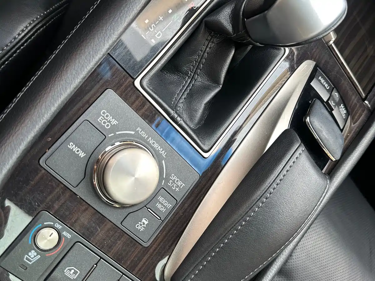 Lexus LS 2013 460L Luxury Edition фото 17