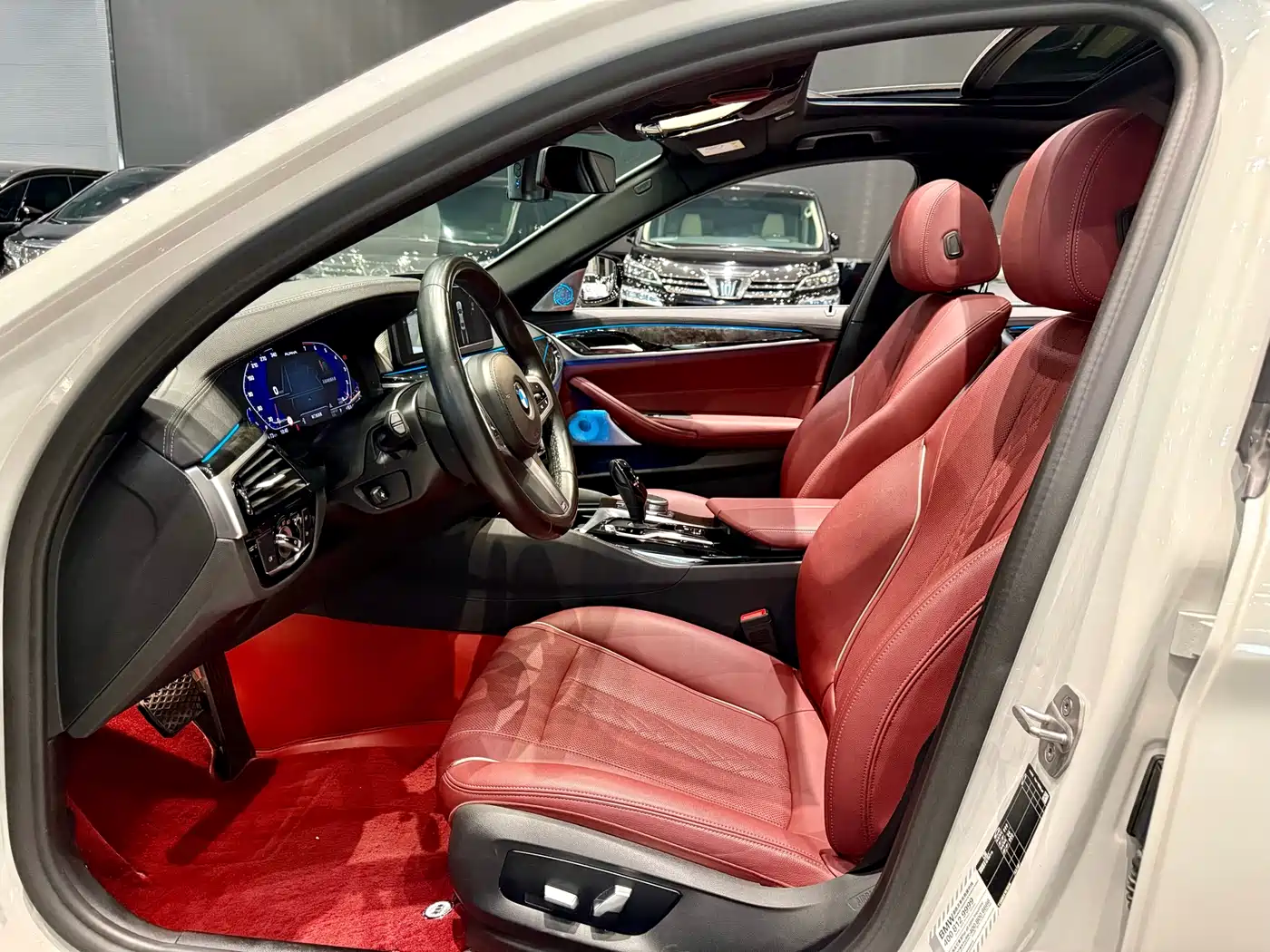 BMW 5 Series 2022 Model Second Facelift 525Li M Sport Package фото 11