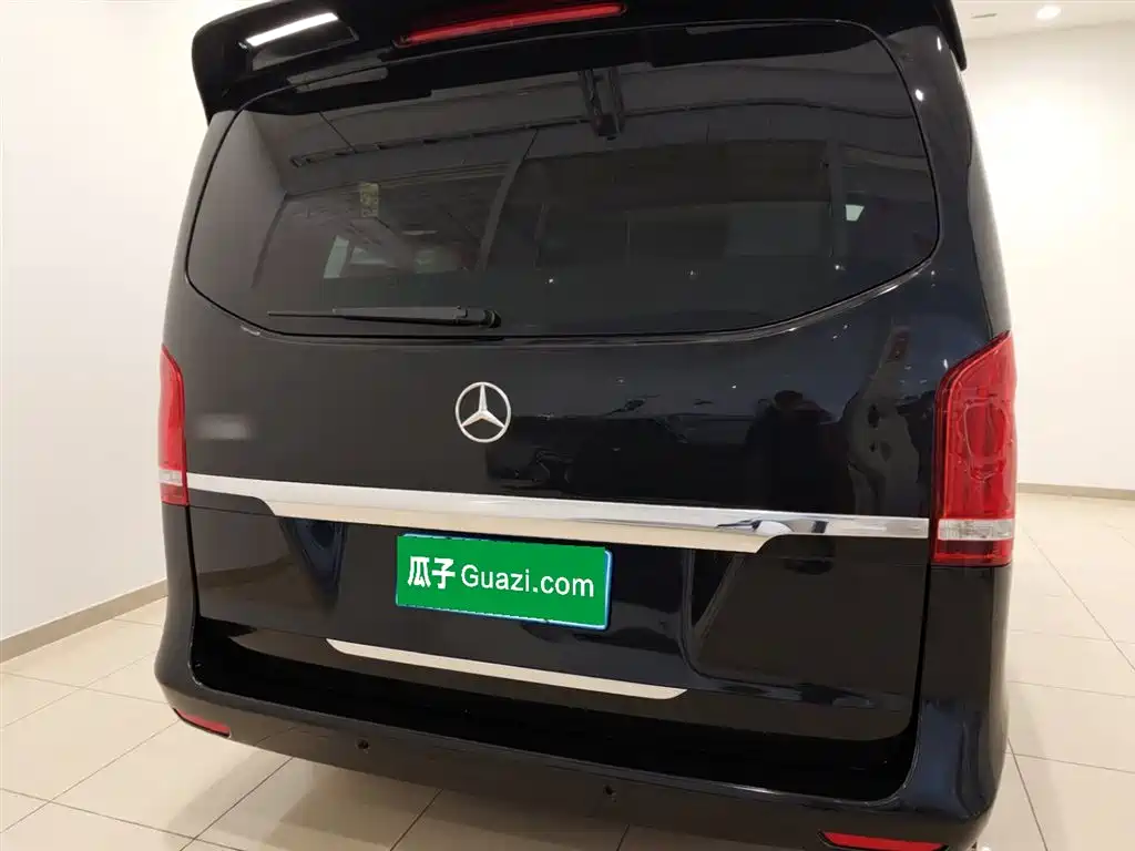 Mercedes-Benz V-Class 2017 Model V 260 Premium Edition фото 6