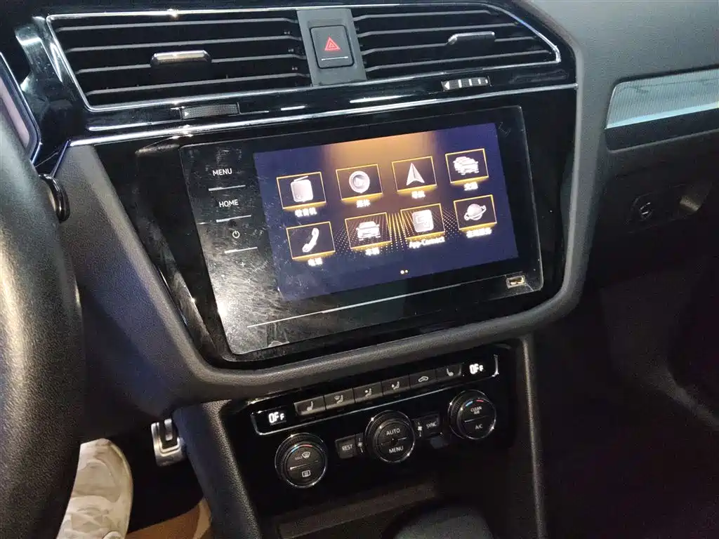 Volkswagen Tiguan L 2021 330TSI Automatic 2WD R-Line Premium фото 13