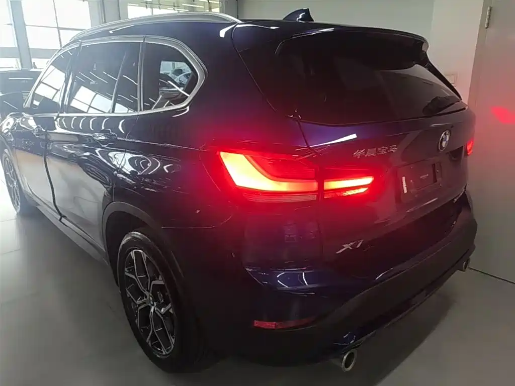 BMW X1 2020 sDrive25Li Leading Model фото 5