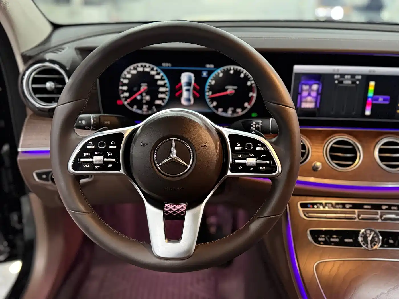 Mercedes-Benz E-Class 2020 E 300 L Fashion фото 8