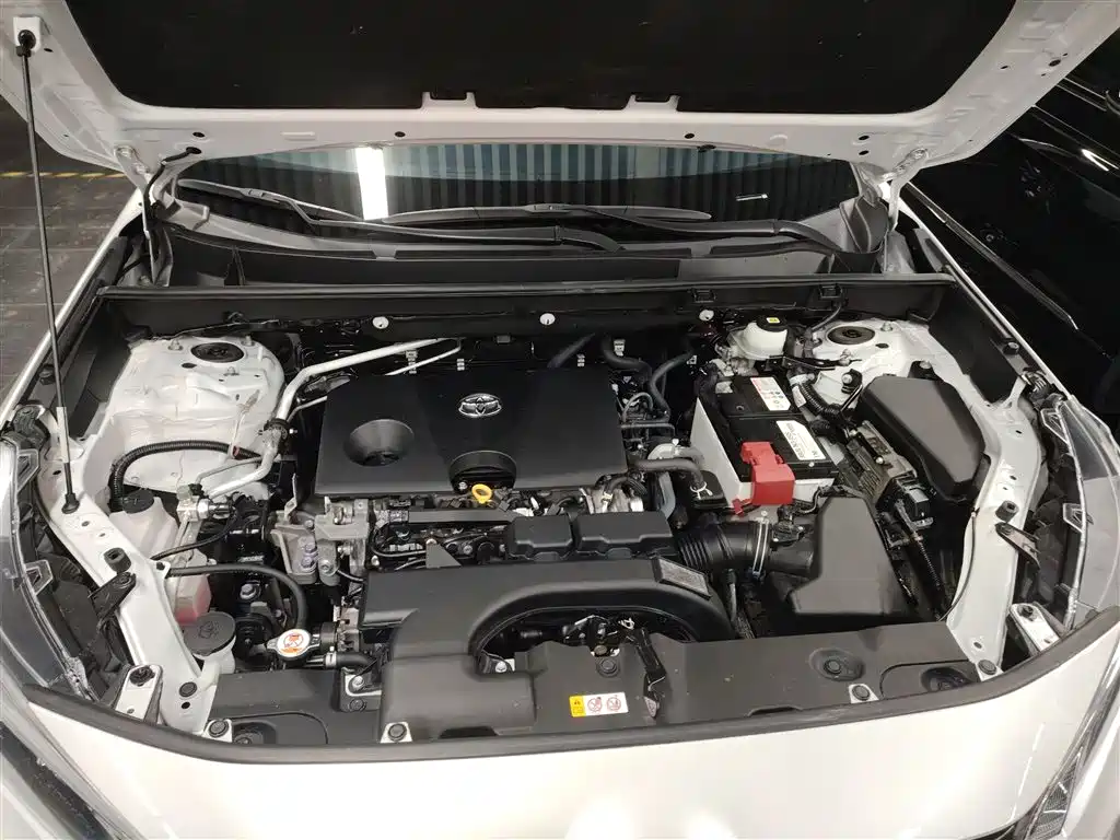 Toyota Wildlander 2022 2.0L CVT FWD Luxury Edition фото 10
