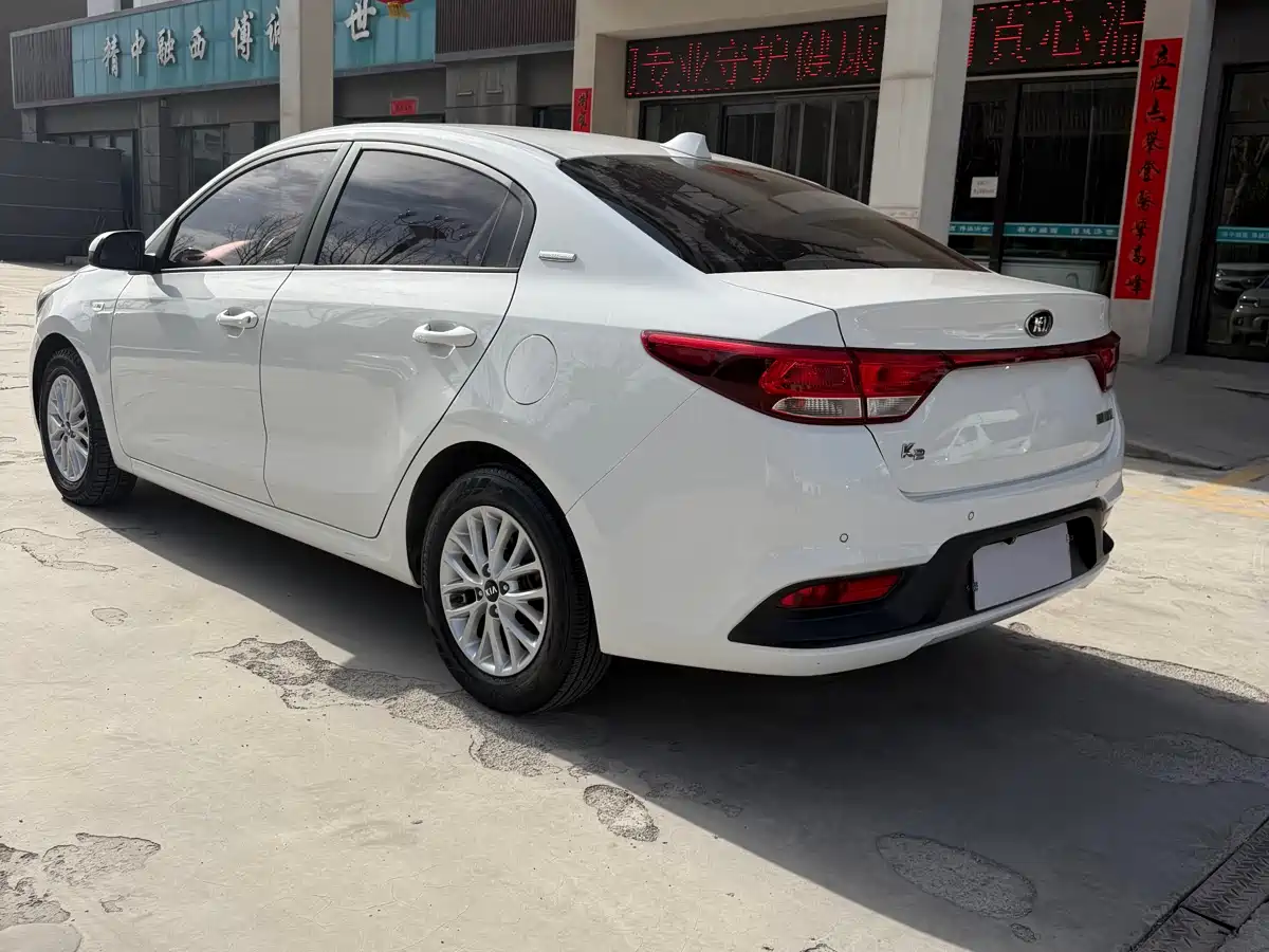 KIA K2