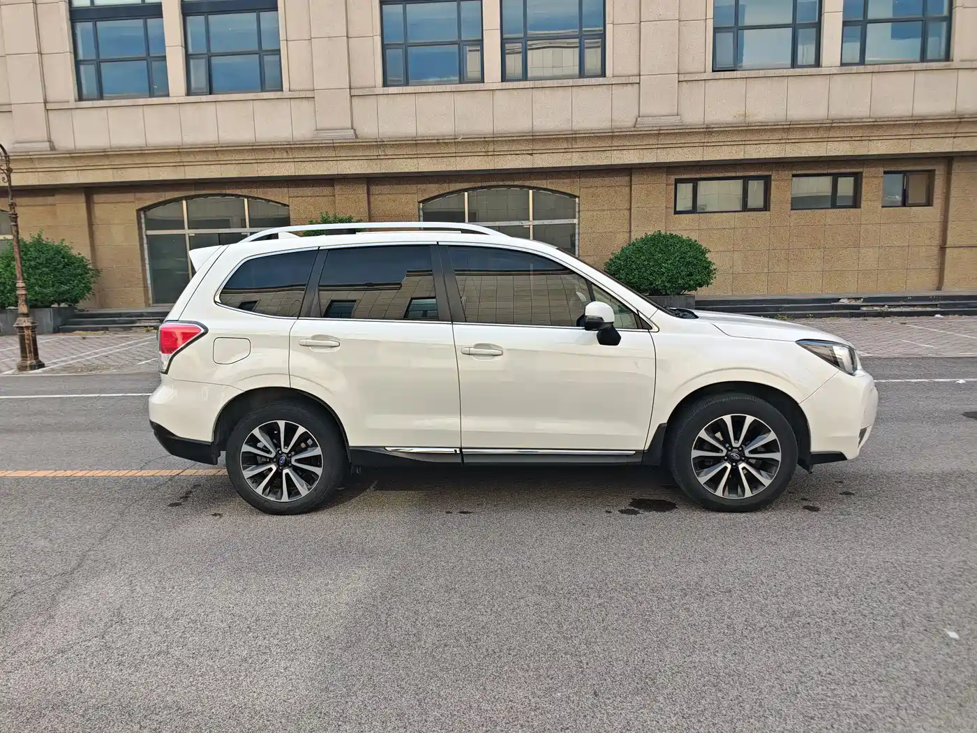 Subaru Forester 2016 2.0i Fashion Navigation Edition фото 4
