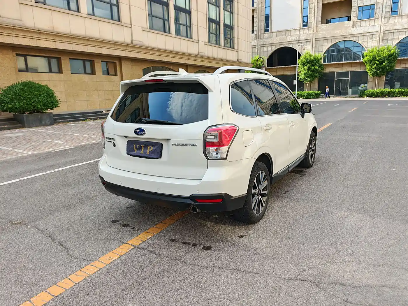 Subaru Forester 2016 2.0i Fashion Navigation Edition фото 15
