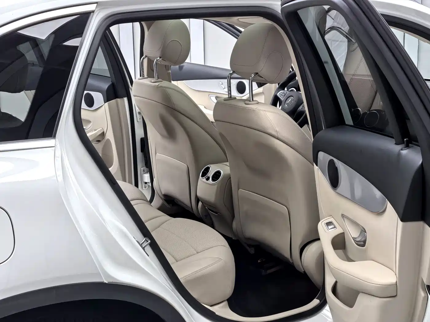 Mercedes-Benz GLC 2018 Facelift GLC 300 4MATIC Dynamic фото 8