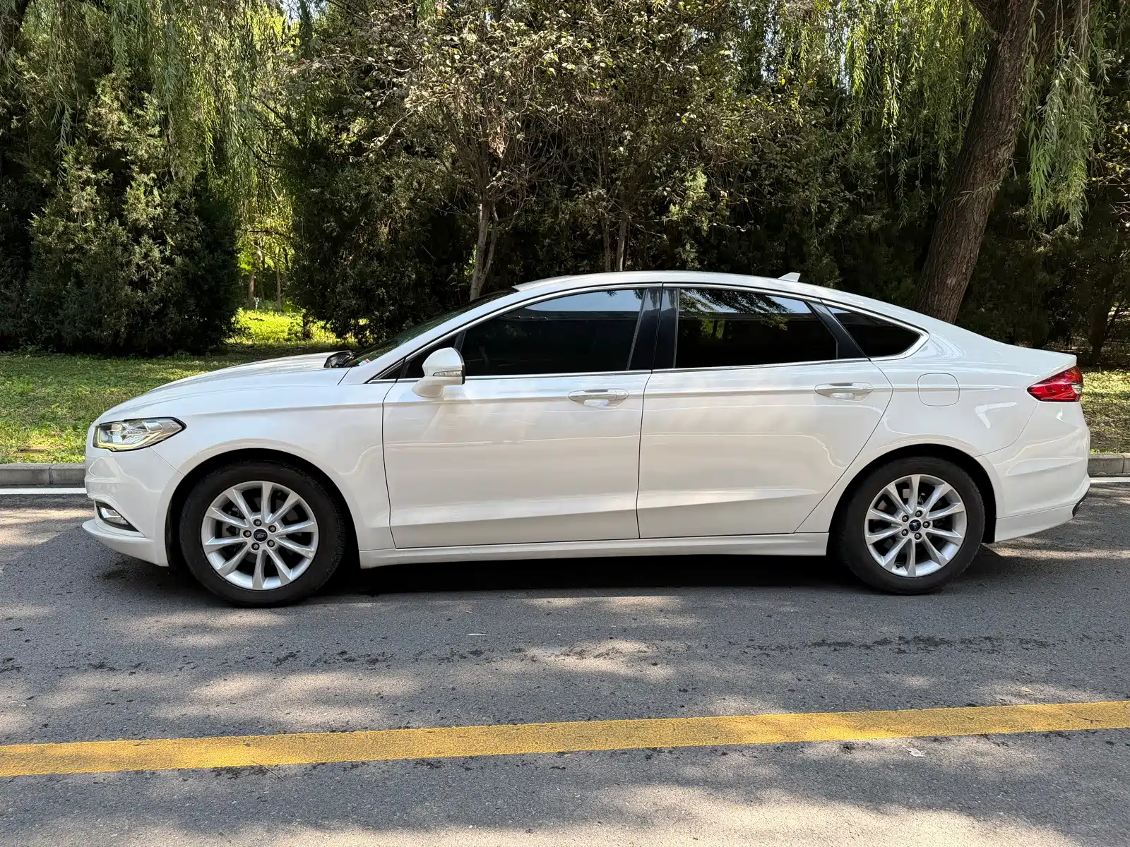 Фото 4 - Ford Mondeo