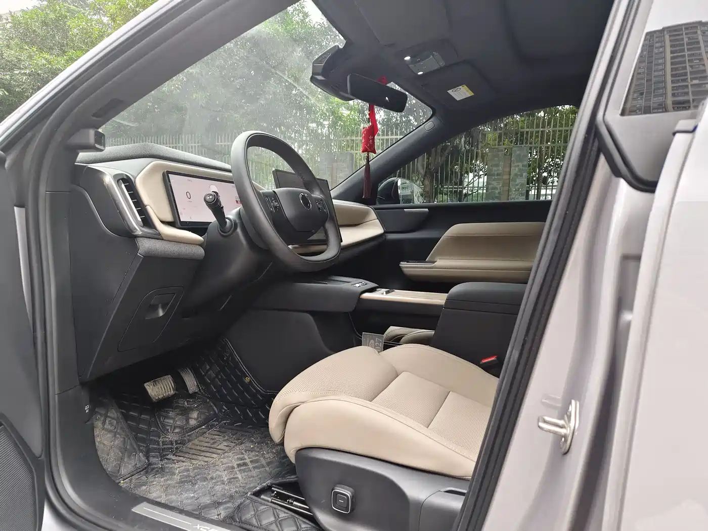 Volvo XC70 Plug-in Hybrid 2025 High-end Version фото 8