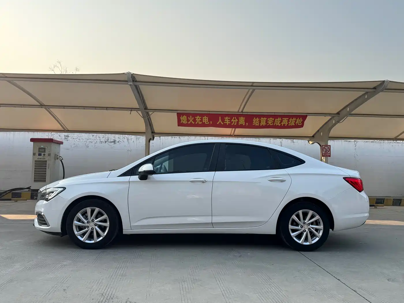 Buick Verano 2019 Sedan 15S Auto Leading фото 4