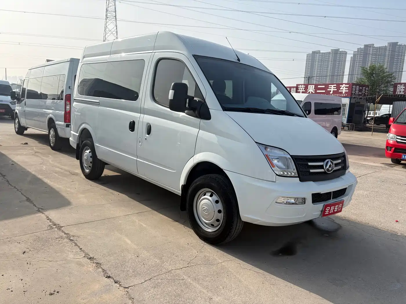 SAIC Maxus Xintu V80 2023 2.0T AMT Classic Aoyun Power Edition Short Wheelbase Medium Roof 5/6 Seats фото 5