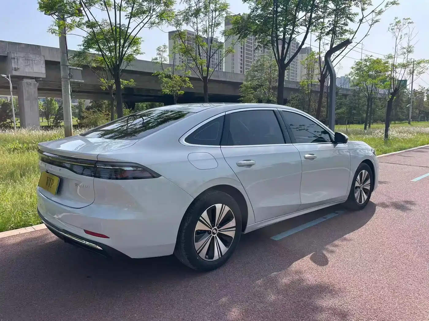 Geely Galaxy Galaxy A7 2025 EM-i 150km Premium Edition фото 7