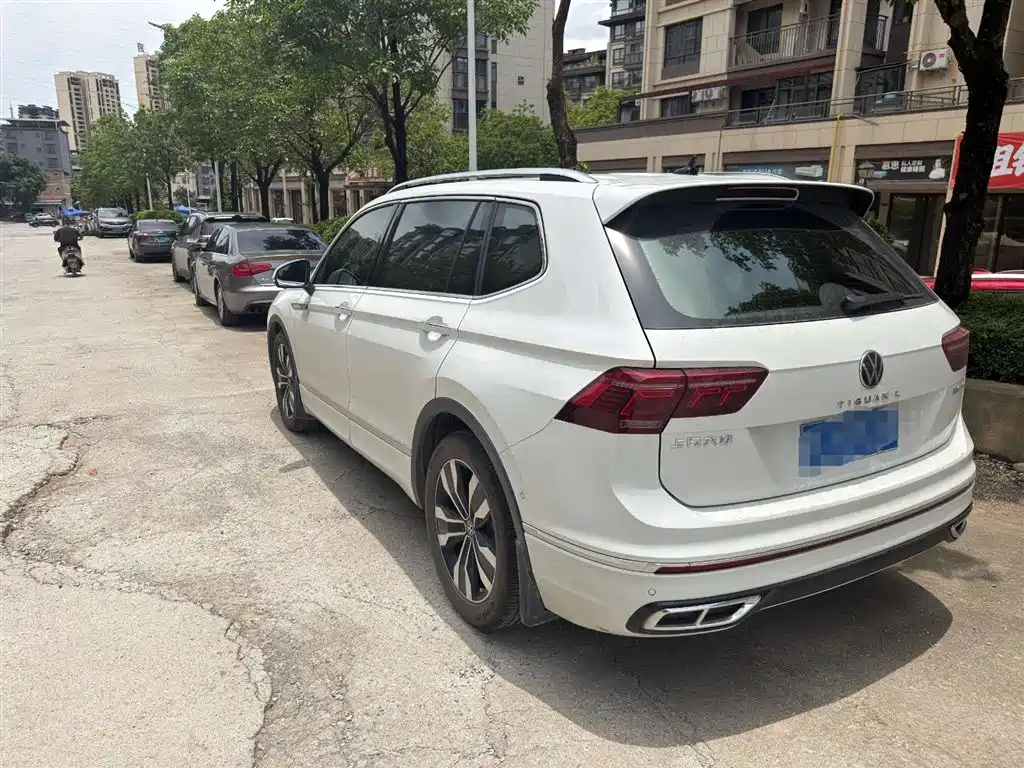 Volkswagen Tiguan L 2023 Facelift 330TSI Auto FWD R-Line Premium фото 4