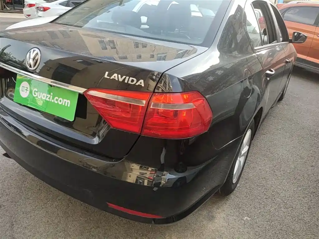 Volkswagen Lavida 2013 Facelift Classic 1.6L Automatic Trend фото 8