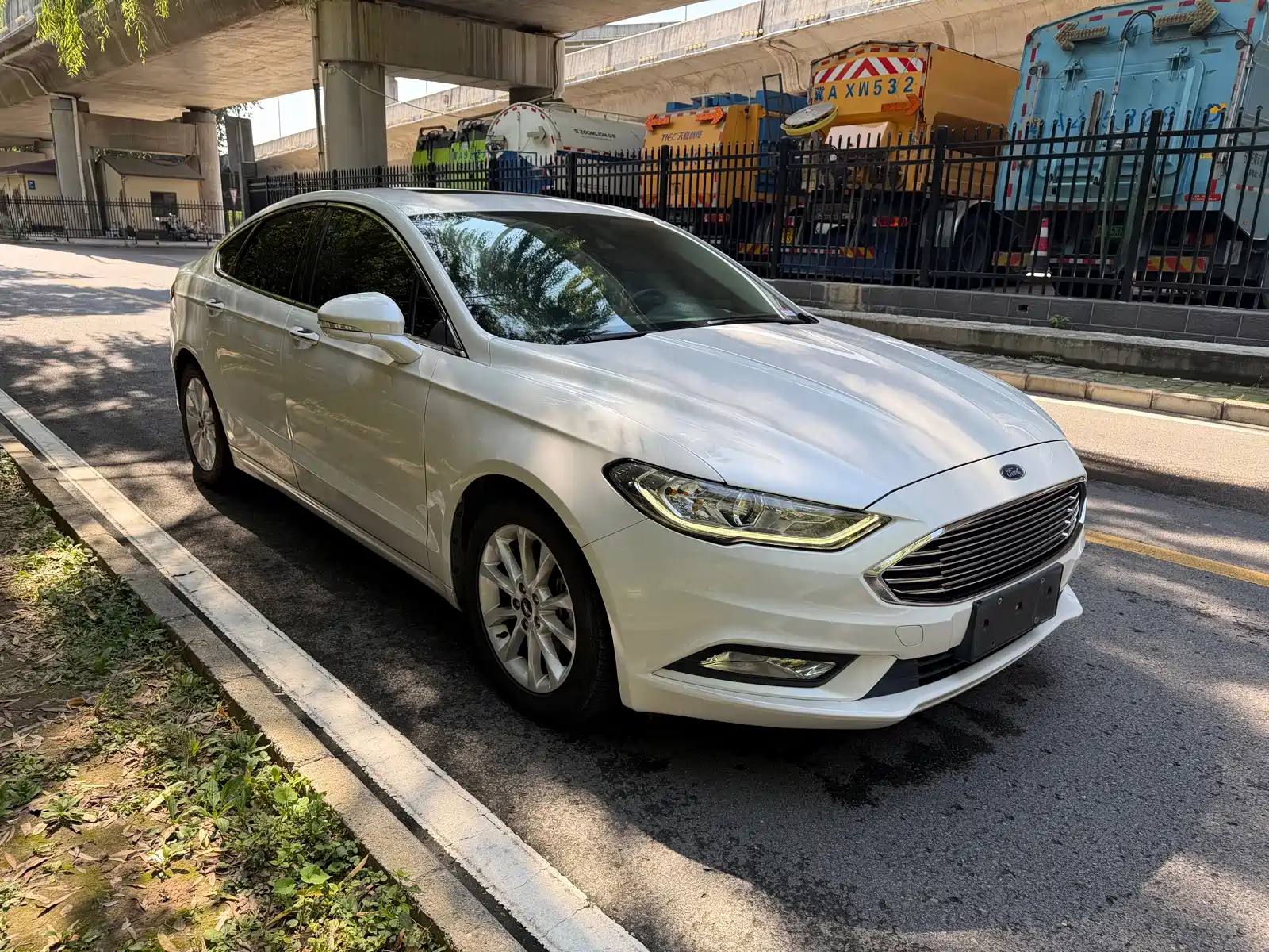Фото 2 - Ford Mondeo