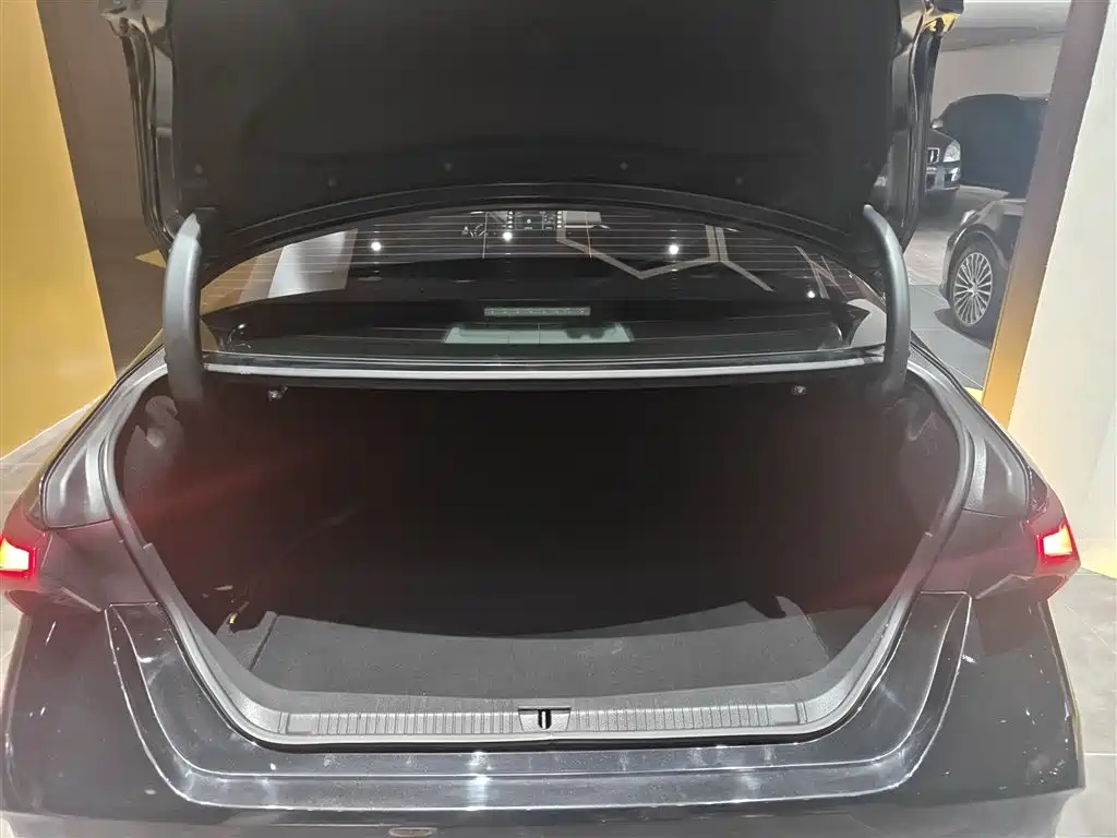 Toyota Avalon 2019 2.0L Luxury Edition (China VI) фото 19