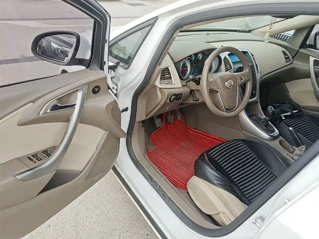 Buick Excelle 2013 Model GT 1.6L Manual Progressive фото 16