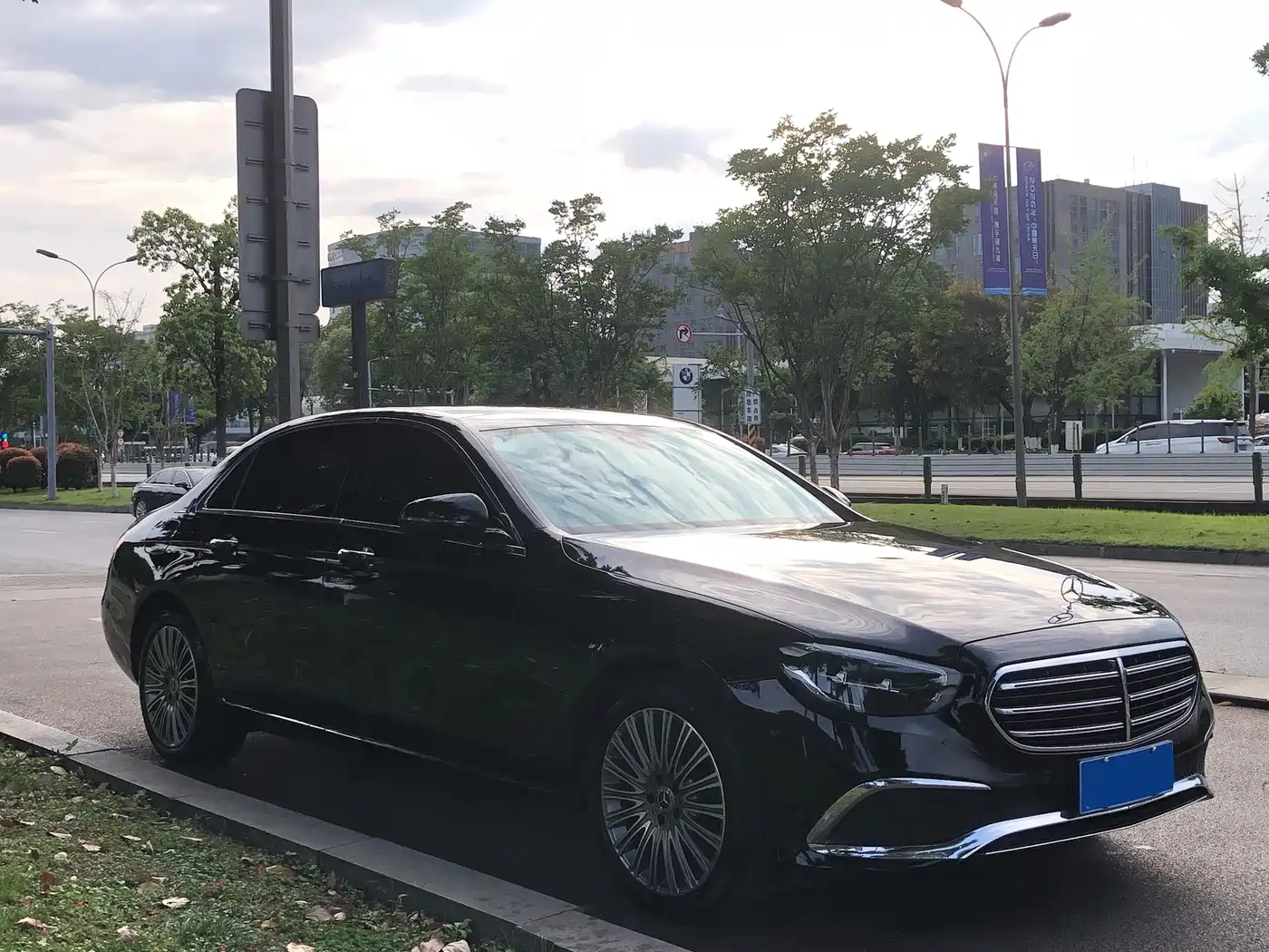 Mercedes-Benz E-Class 2021 E 300 L Fashion фото 3