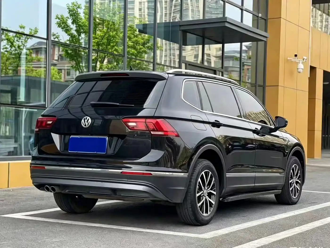 Volkswagen Tiguan L 2018 Facelift 330TSI Automatic 2WD Comfort Edition фото 5