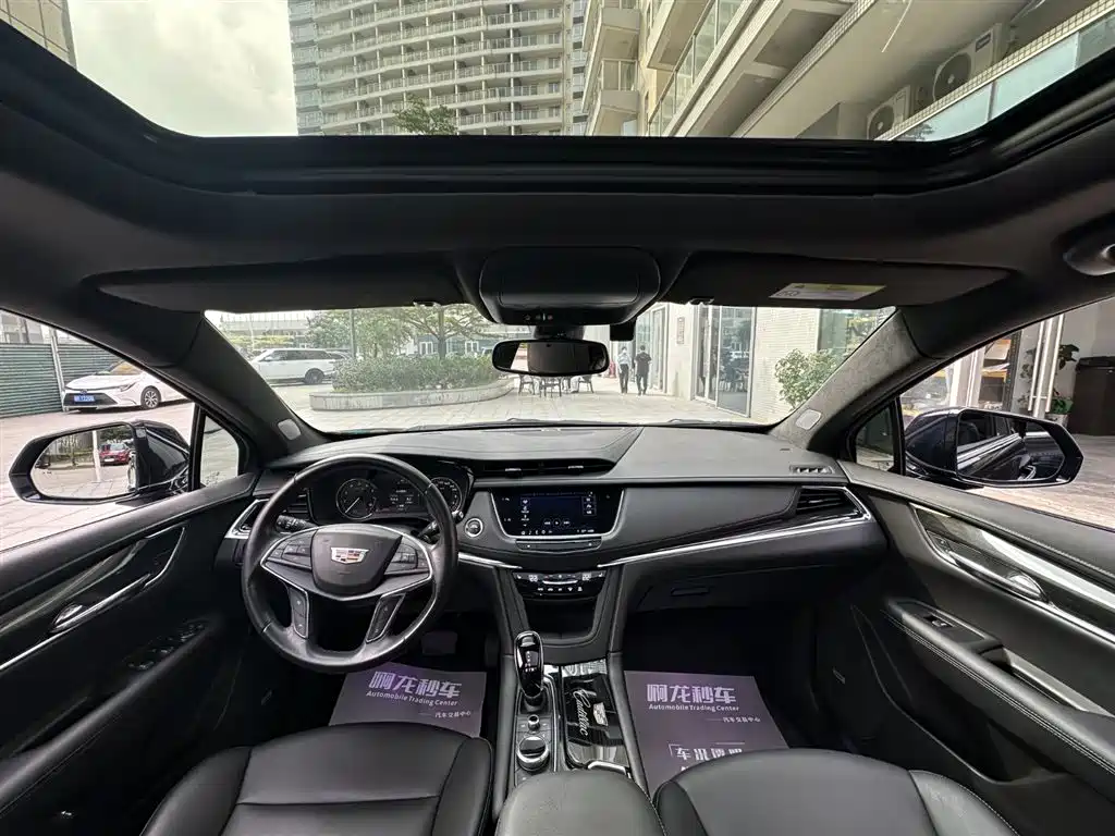 CADILLAC XT5