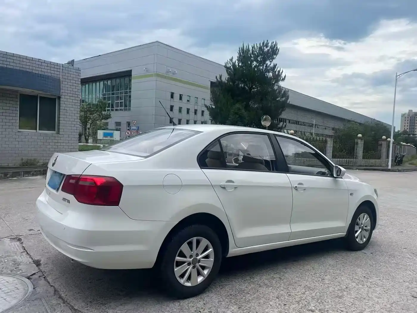 Volkswagen Jetta 2015 Value Edition 1.6L Manual Fashion фото 3