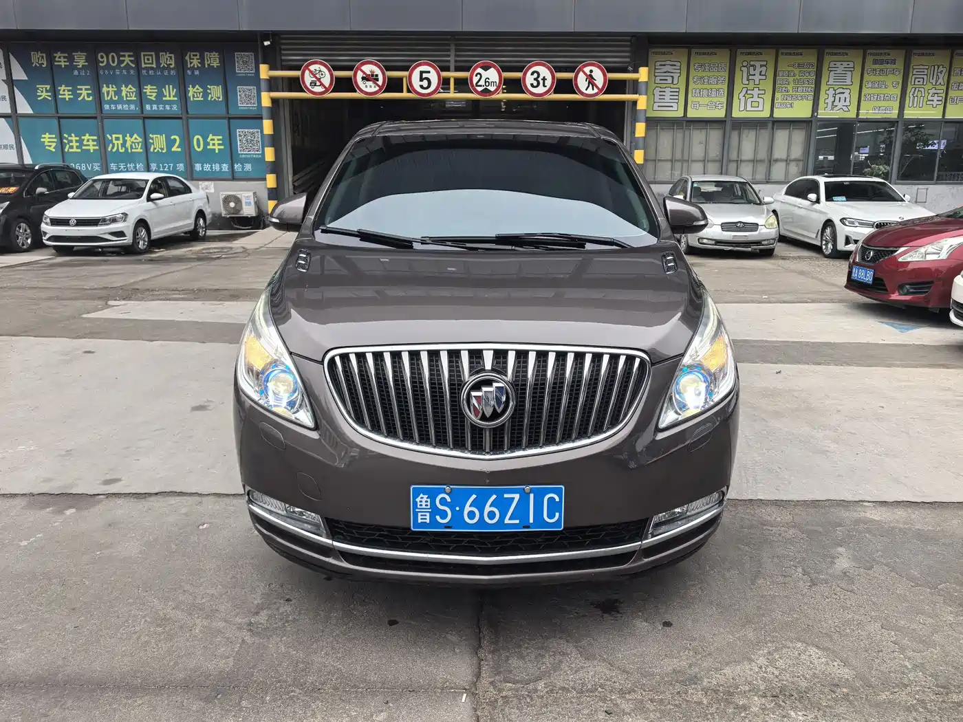Buick GL8 2014 3.0L XT Luxury Business Flagship фото 2