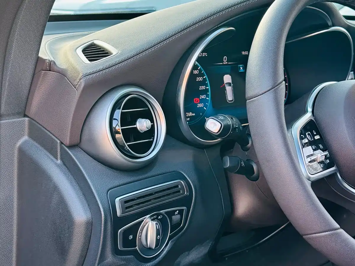 Mercedes-Benz GLC 2022 Model GLC 260 L 4MATIC Luxury Edition фото 11