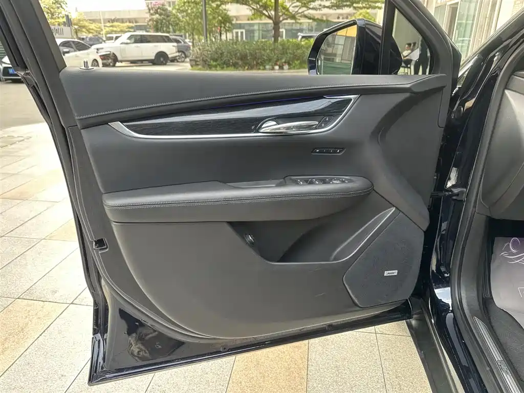 CADILLAC XT5