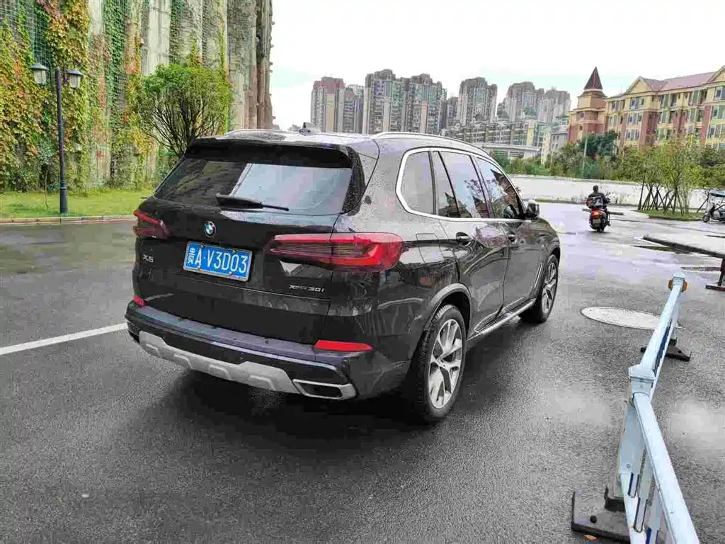 Photo 5 - BMW X5 (Import)