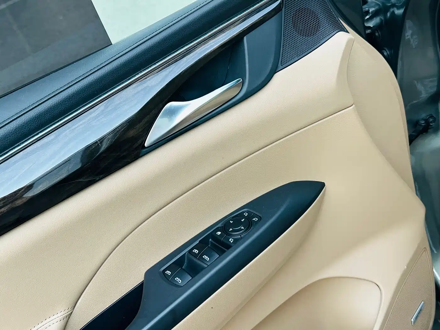 Buick GL8 2018 ES 28T Flagship Type China VI фото 10