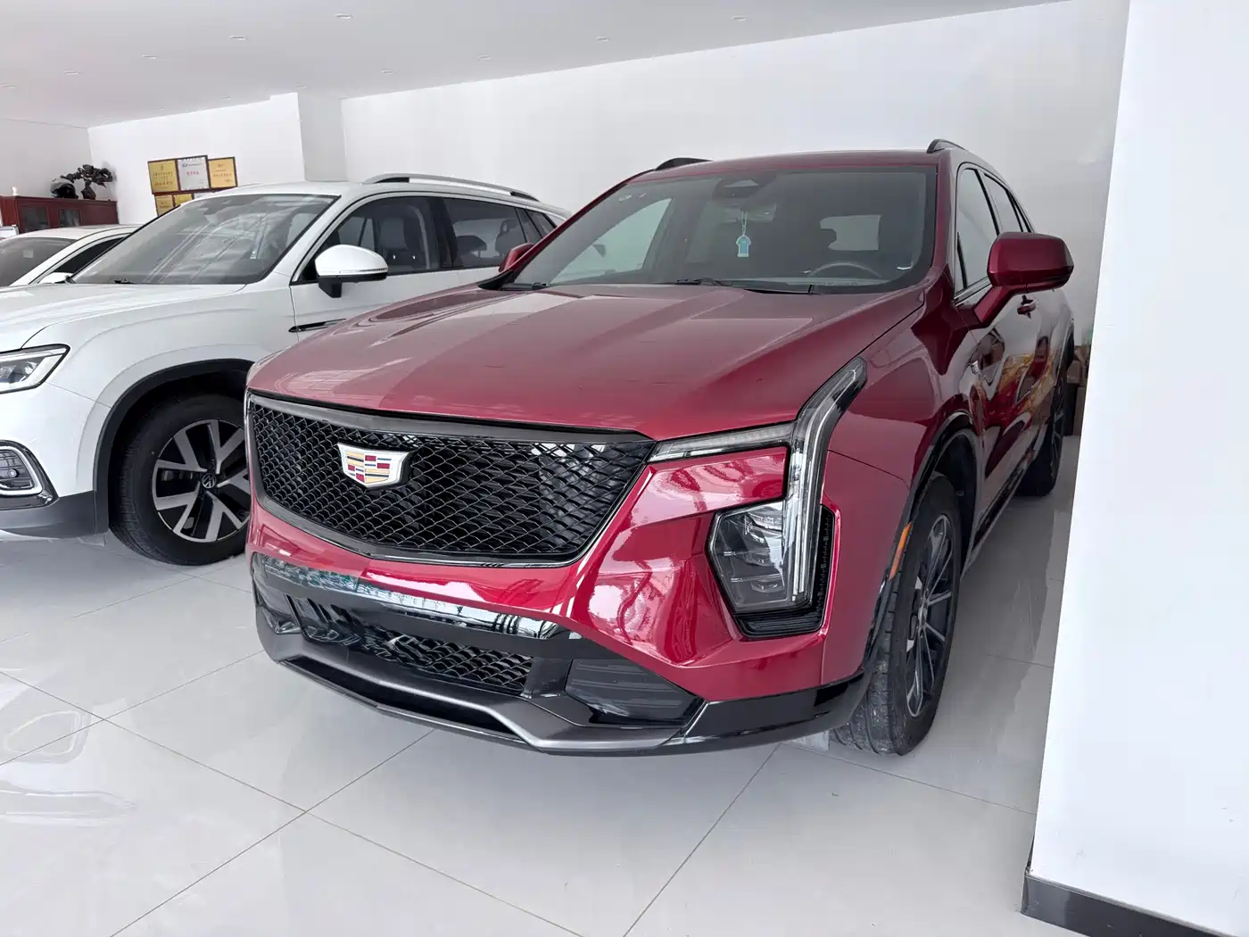 Cadillac XT4 2024 28T 4WD Luxury Edition фото 2