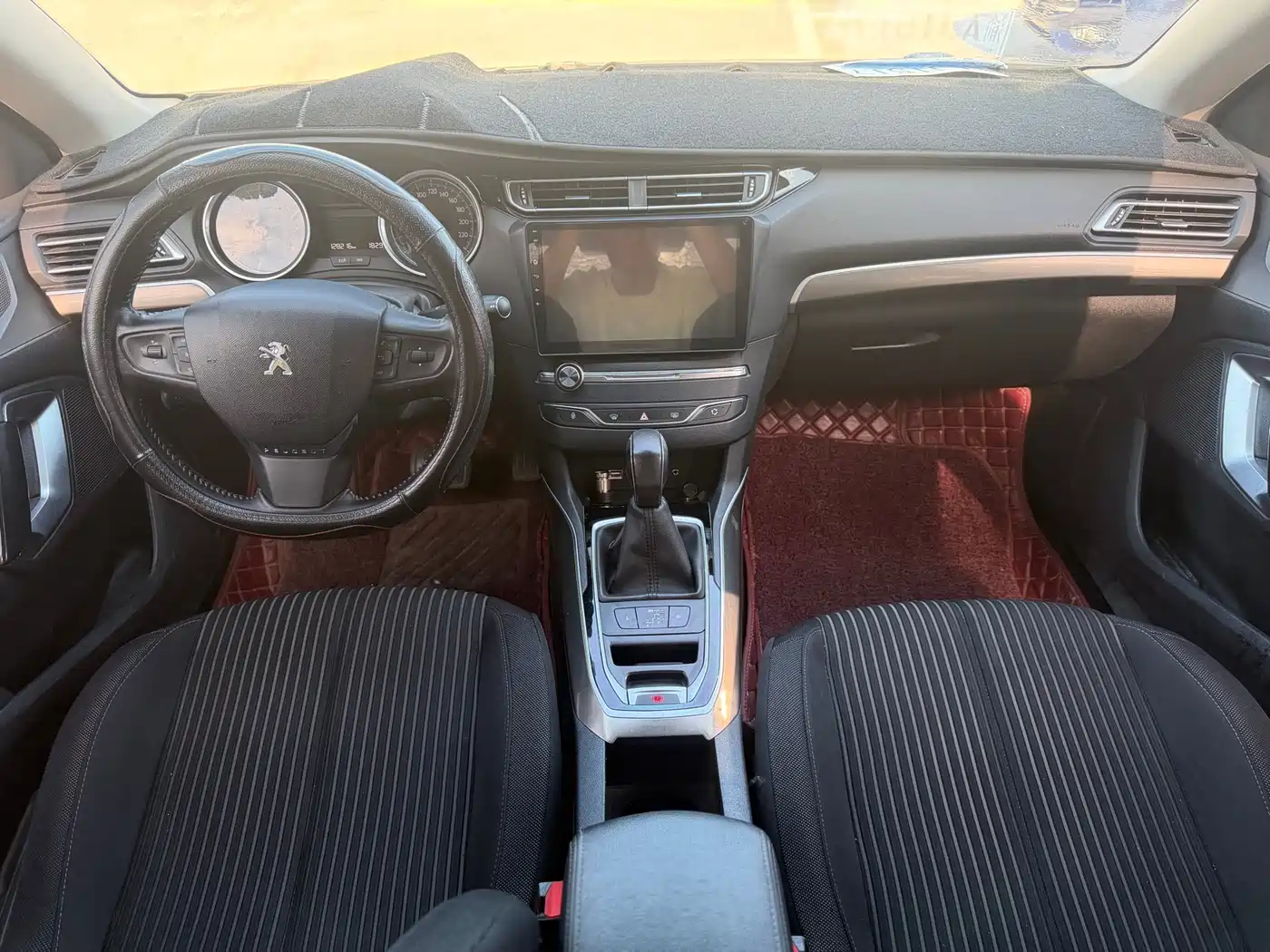 Peugeot 408 2016 1.6T Automatic Luxury Edition фото 5