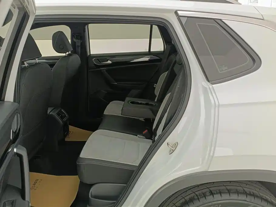 Volkswagen Tayron 2022 380TSI 4WD R-Line Smart Connect Edition фото 11