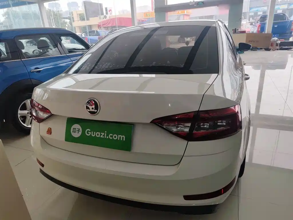Škoda Octavia 2018 TSI230 DSG Comfort Edition фото 6