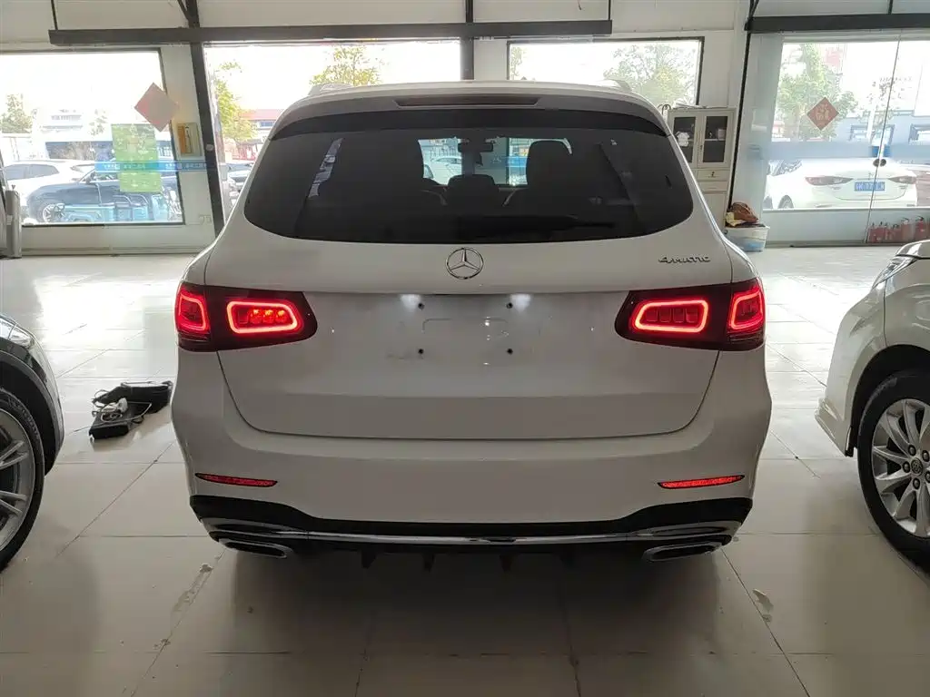 Mercedes-Benz GLC 2022 Model GLC 260 L 4MATIC Luxury Edition фото 4