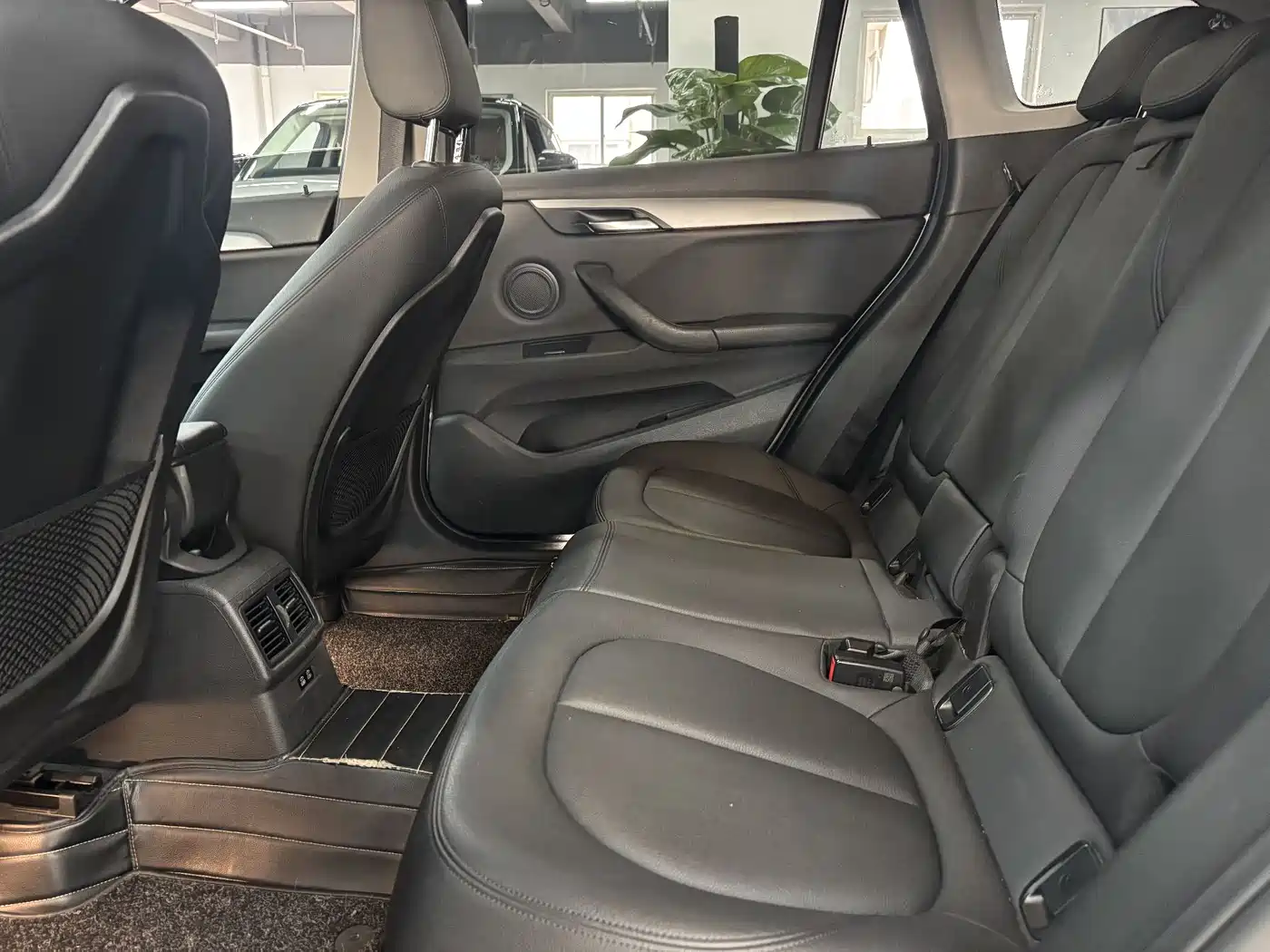 BMW X1 2019 sDrive20Li Leading Model фото 13