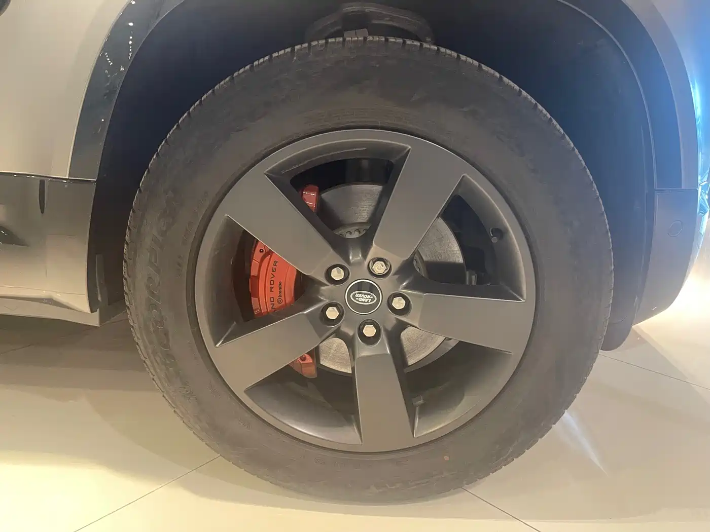 Land Rover Defender 2025 110 3.0T P400 X фото 13