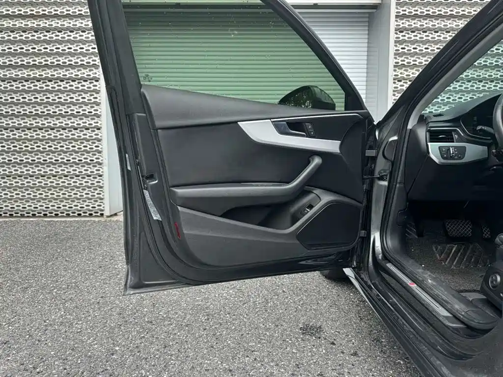 Audi A4L 2020 40 TFSI Fashion Dynamic Edition фото 9