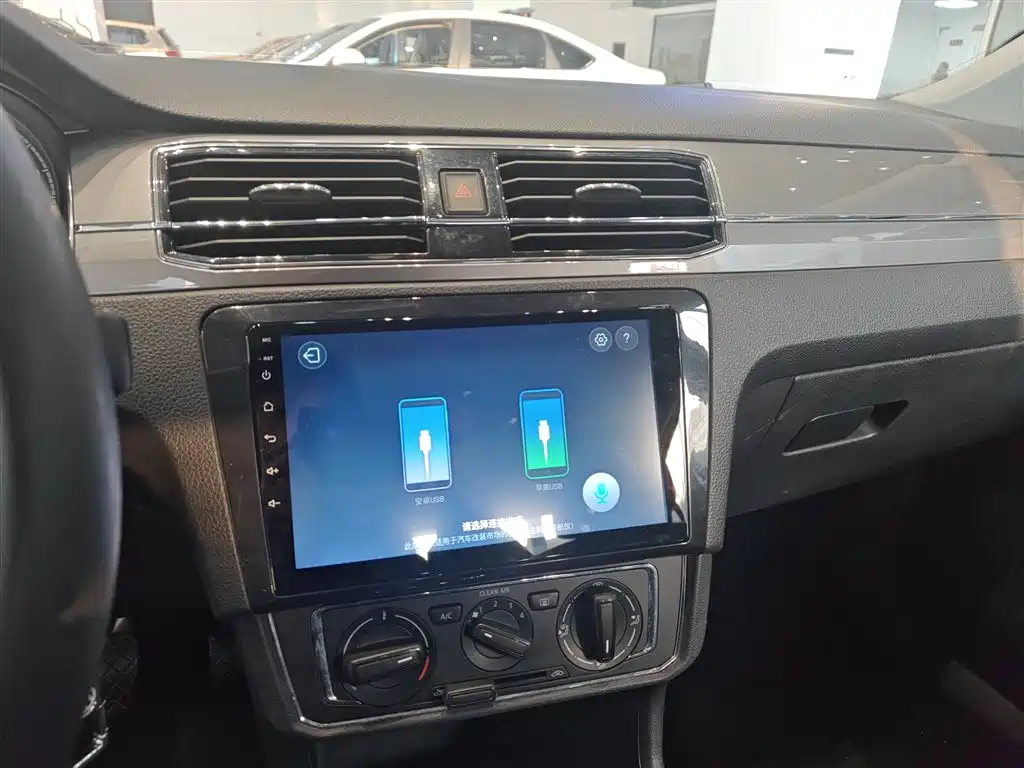 Volkswagen Santana 2018 1.5L Automatic Comfort Edition фото 11