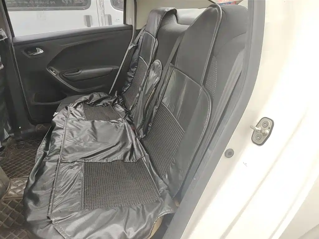 Peugeot 301 2018 1.6L Manual Comfort Edition фото 17