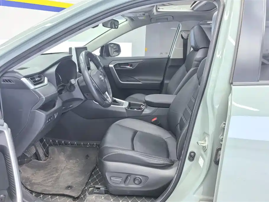 Toyota RAV4 Rongfang 2020 2.0L CVT 2WD Fashion PLUS фото 9